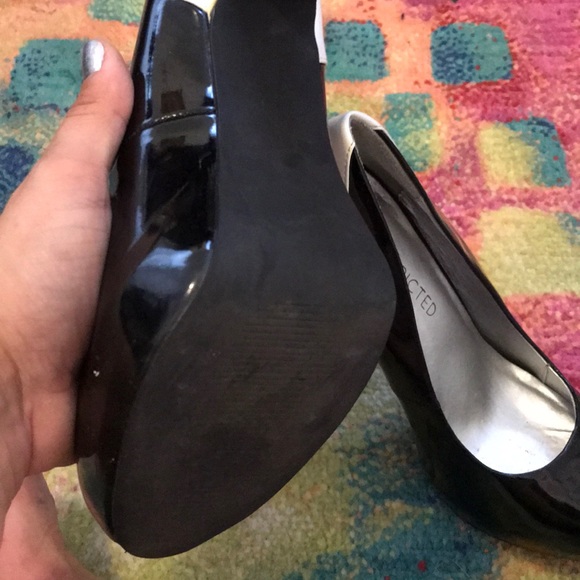 UnRestricted Black and White Pumps, gently used - Picture 5 of 6